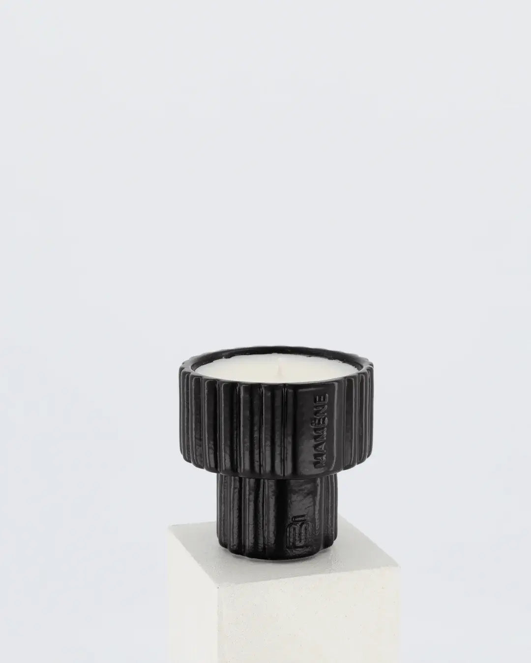 Bougie Podium Small ANDY – vue 3 - Mamène | Maison Diaphane