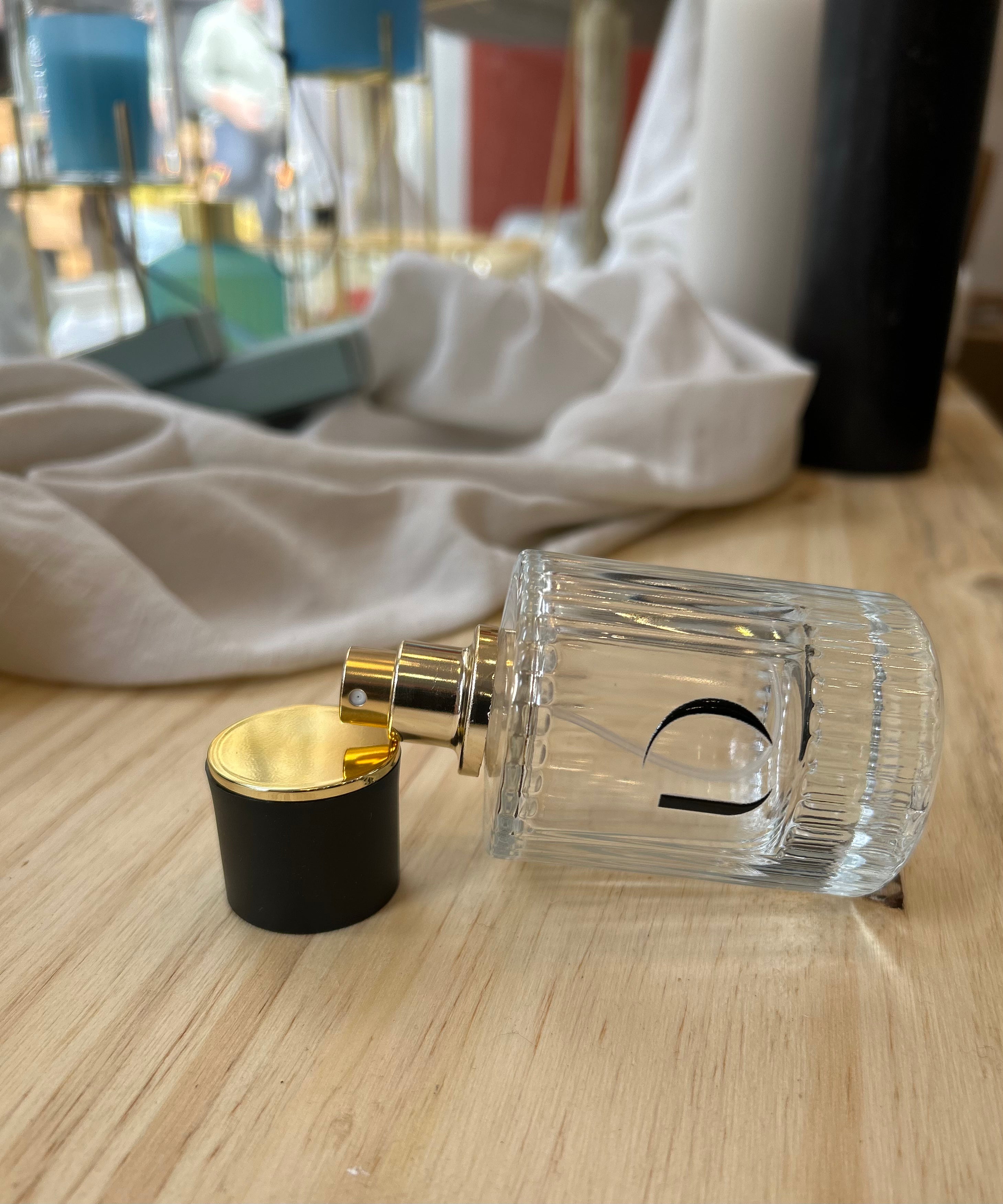 flacon-verre-maison-diaphane-3