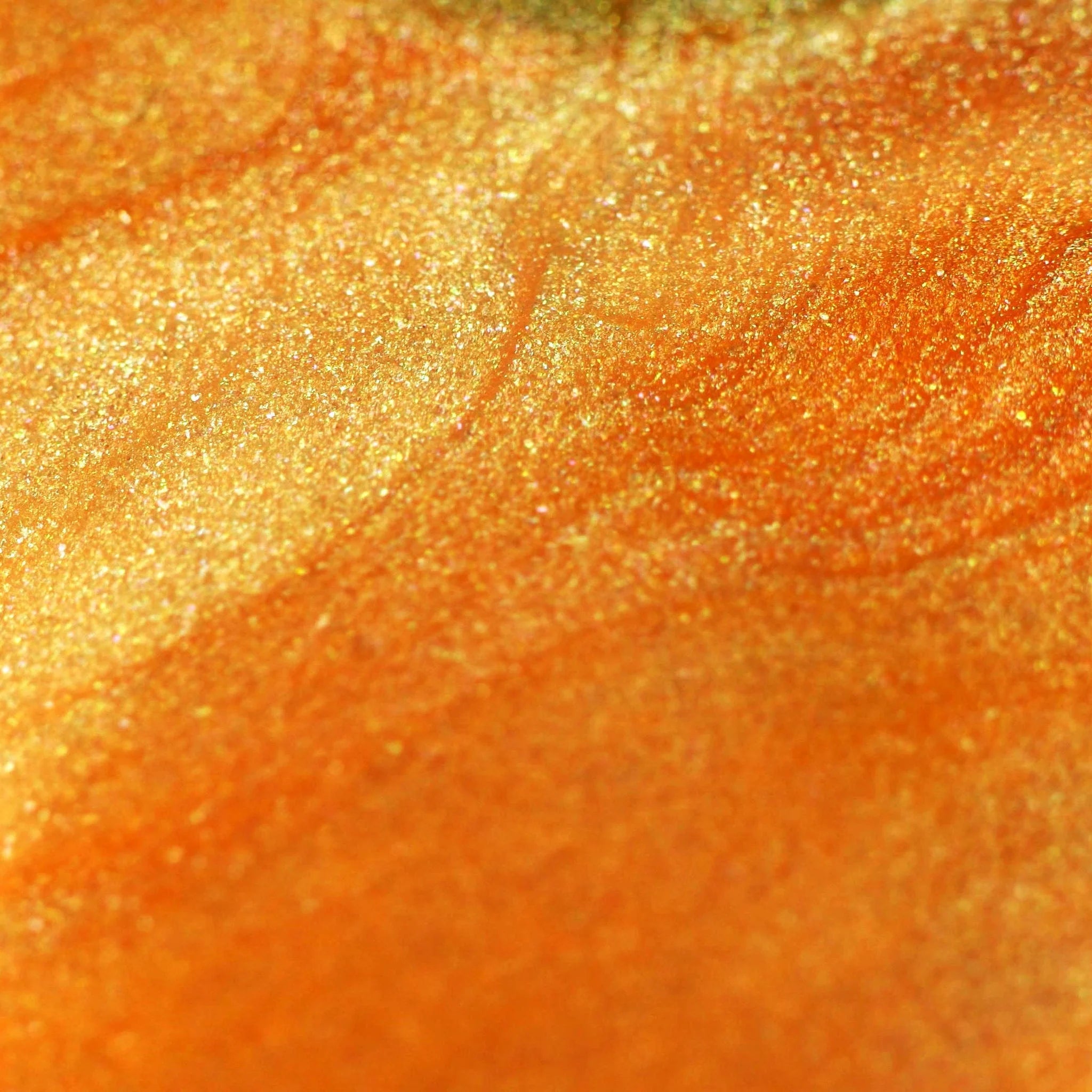 Texture de l’huile lumineuse SPF30 Zénith Soleil Chéri pour le corps et les cheveux Maison Diaphane