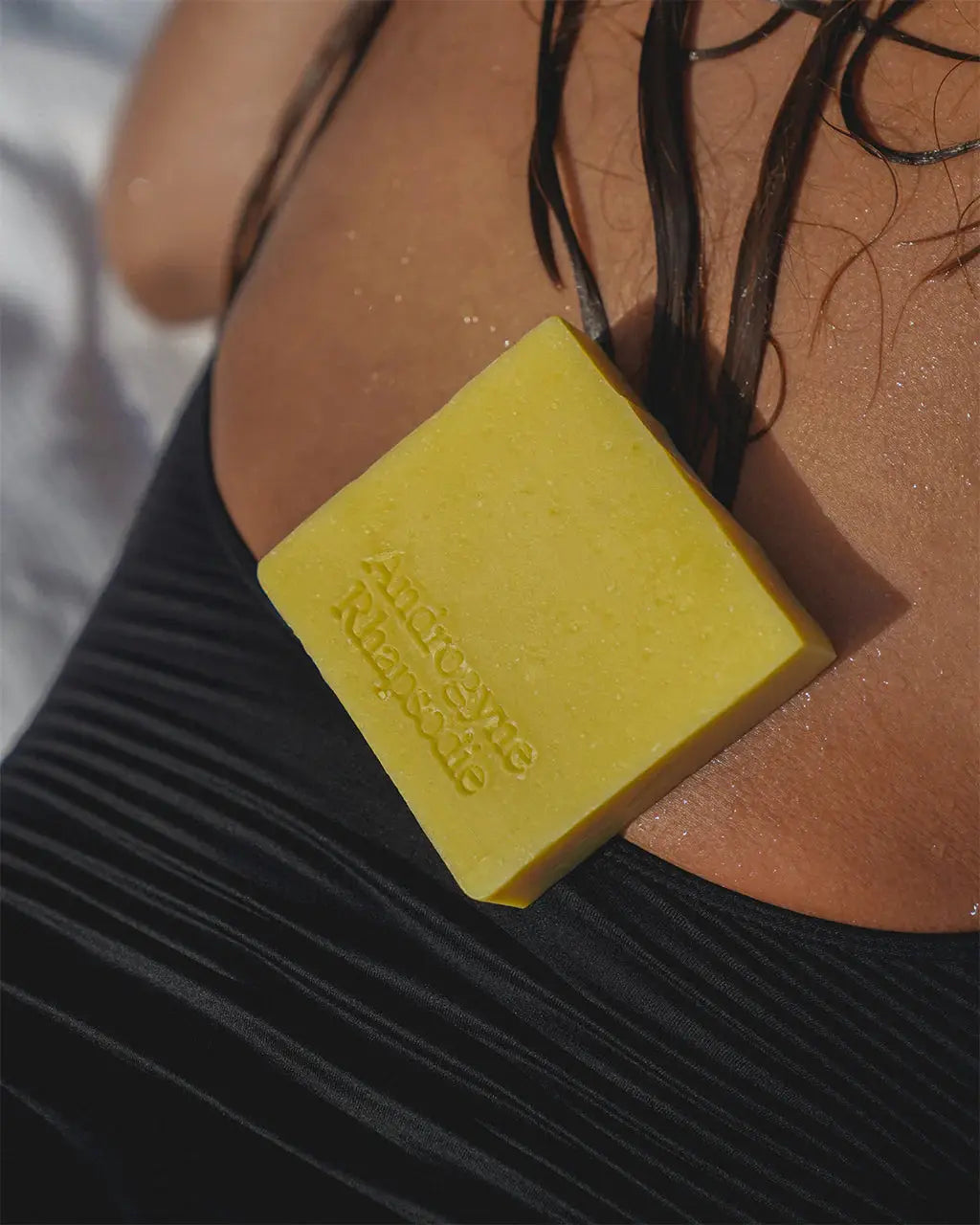 Savon Parfumé Androgyne Rhapsodie – vue de profil - Re.Feel | Maison Diaphane