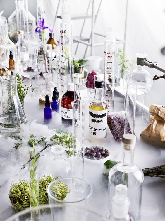 Naturel ou synthétique : ce que la synthèse a changé en parfumerie