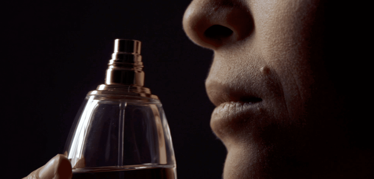 pourquoi-un-parfum-sent-differemment-sur-chaque-personne-maison-diaphane