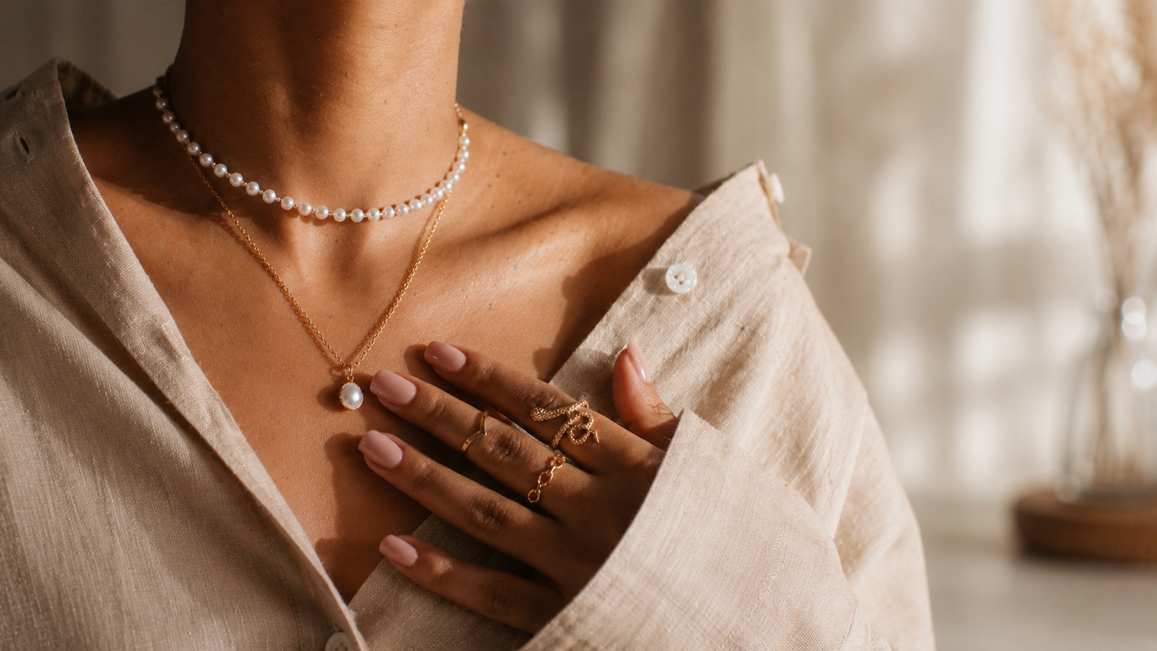 Bijoux contemporains et créateurs indépendants sélectionnés par Maison Diaphane : colliers, bagues et boucles d’oreilles élégants et sensibles Maison Diaphane