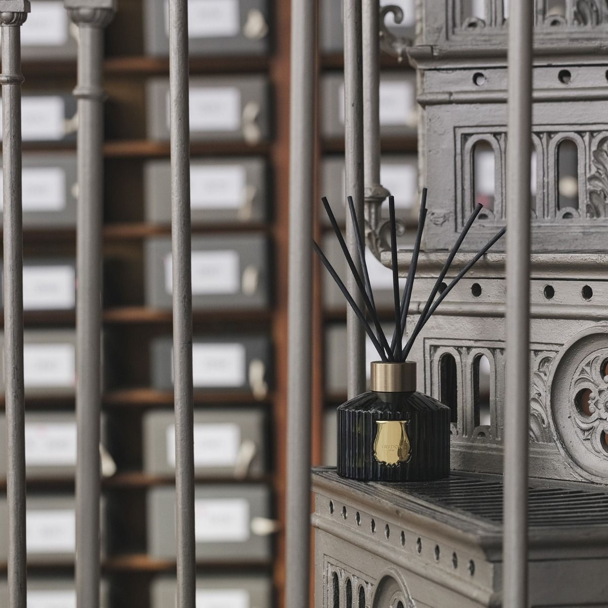Diffuseur Spiritus Sancti – encens, benjoin et labdanum - Trudon | Maison Diaphane