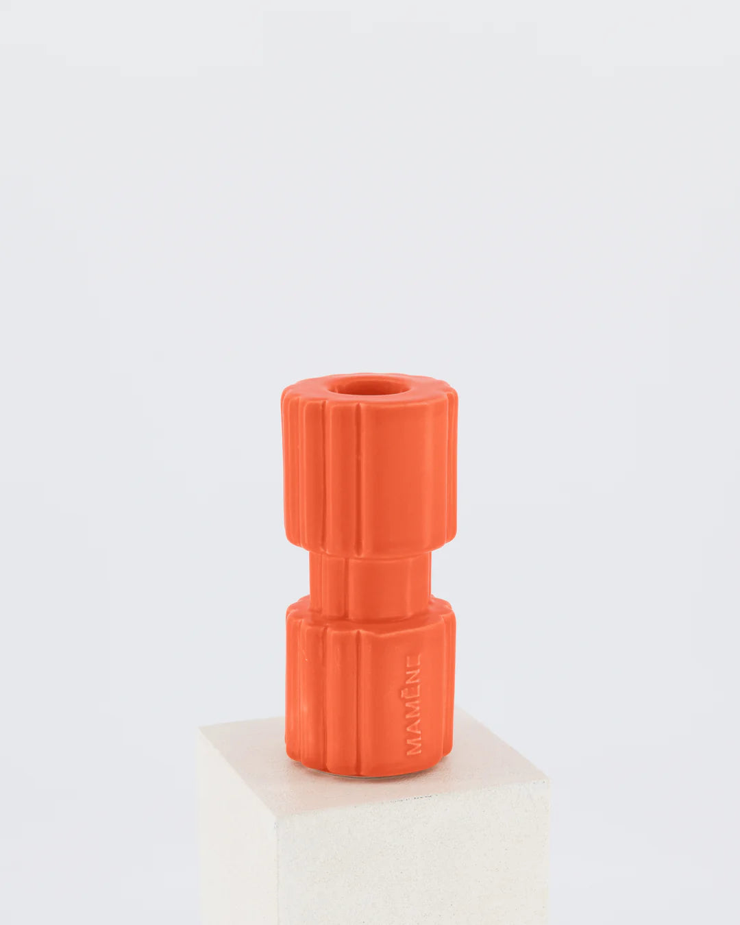 "Bougeoir Totem, orange corail" - MAMÈNE