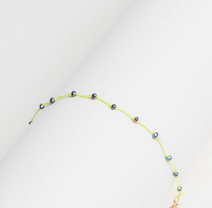 bijou-bracelet-perles-noires-jaune-parisrennes-maison-diaphane