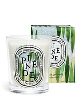 Bougie Pinède édition estivale dans son verre transparent et son étui décoré d&