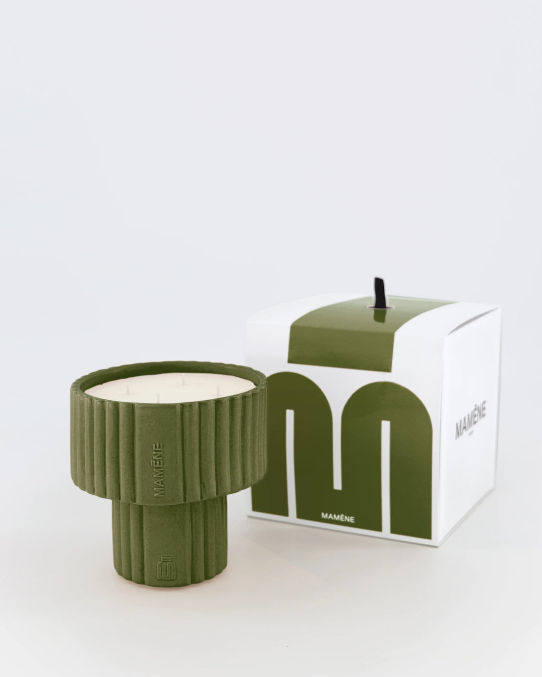 bougie-podium-large-kaki-nelson-mamene-maison-diaphane