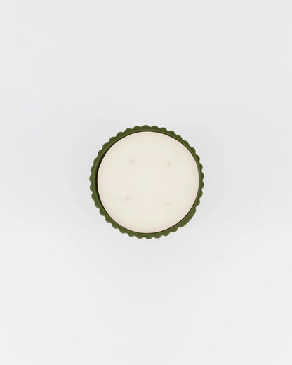 bougie-podium-large-kaki-nelson-mamene-maison-diaphane