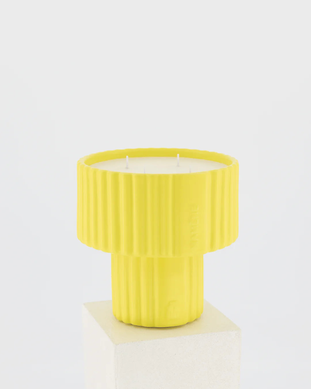 bougie-podium-large-simone-mamene-maison-diaphane_2