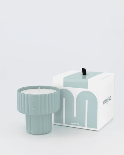 bougie-podium-medium-bleu-ciel-jeanne-mamene-maison-diaphane