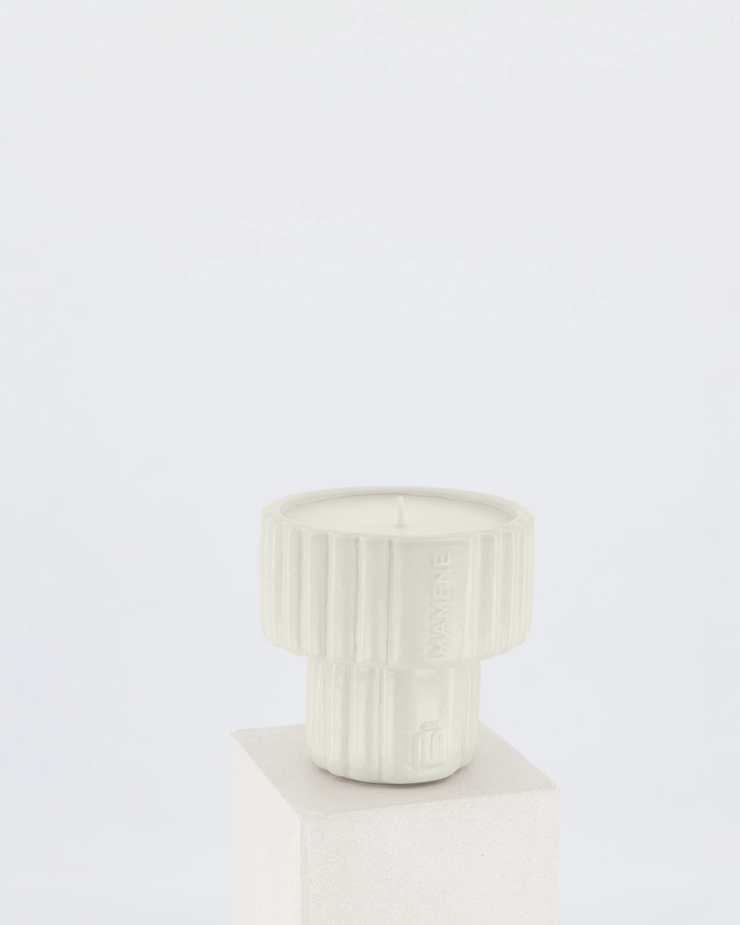 bougie-podium-small-nelson-mamene-maison-diaphane_2