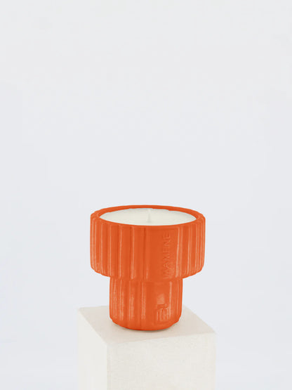 bougie-podium-small-orange-corail-jeanne-mamene-maison-diaphane