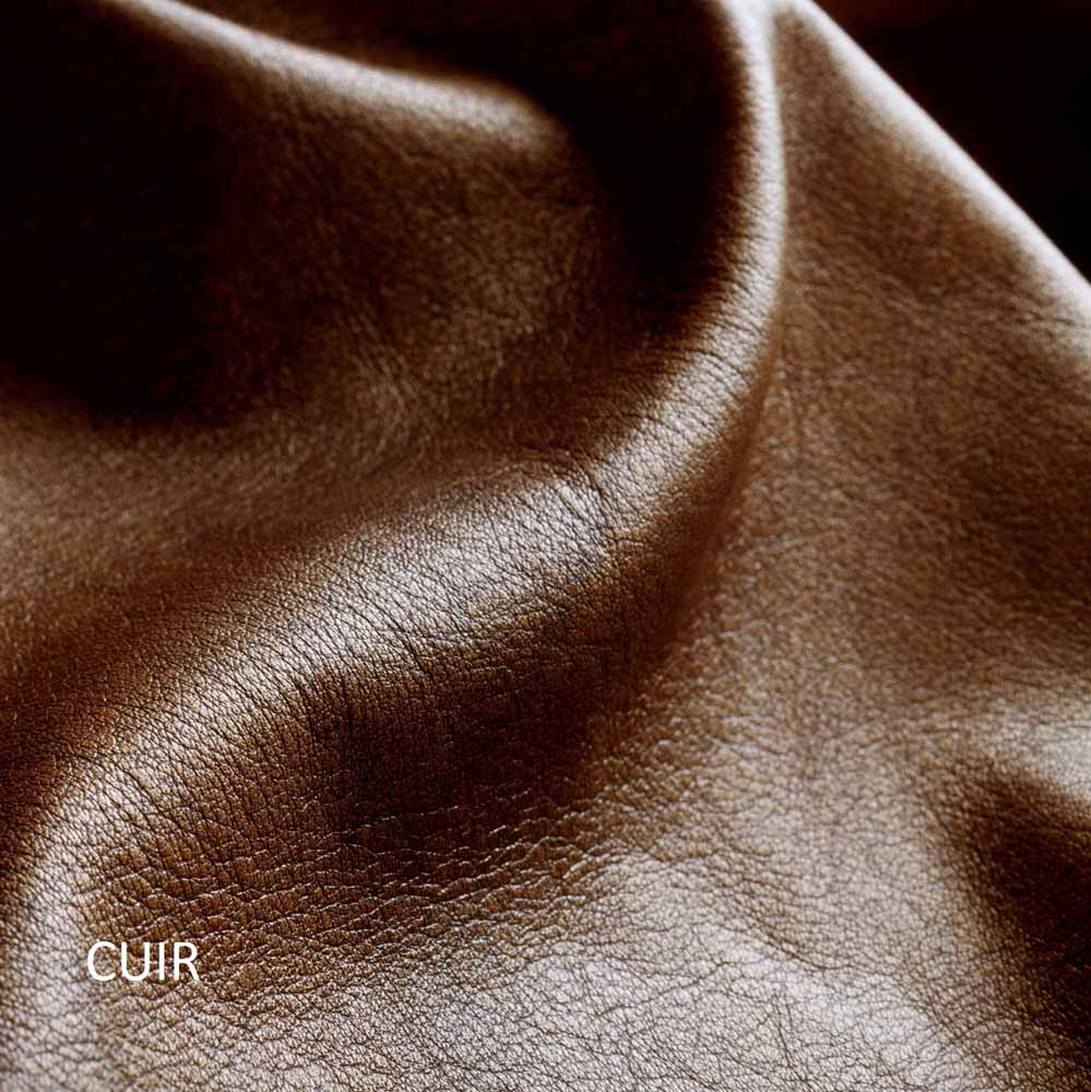 bougie-sur-le-bureau-harold-et-maude-maison-diaphane_4