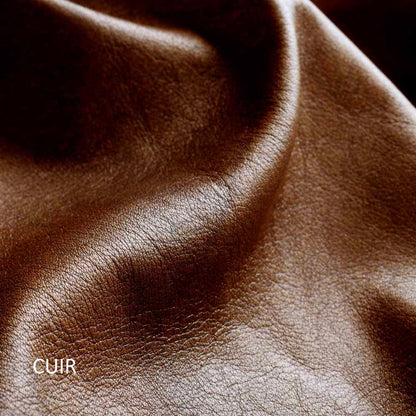 bougie-sur-le-bureau-harold-et-maude-maison-diaphane_4