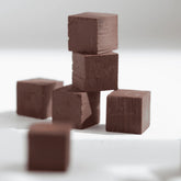 Cubes cacao au collagène – vue 2 - Holidermie | Maison Diaphane