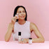 Gua sha sculptant corps en quartz rose – vue 2 - Holidermie | Maison Diaphane