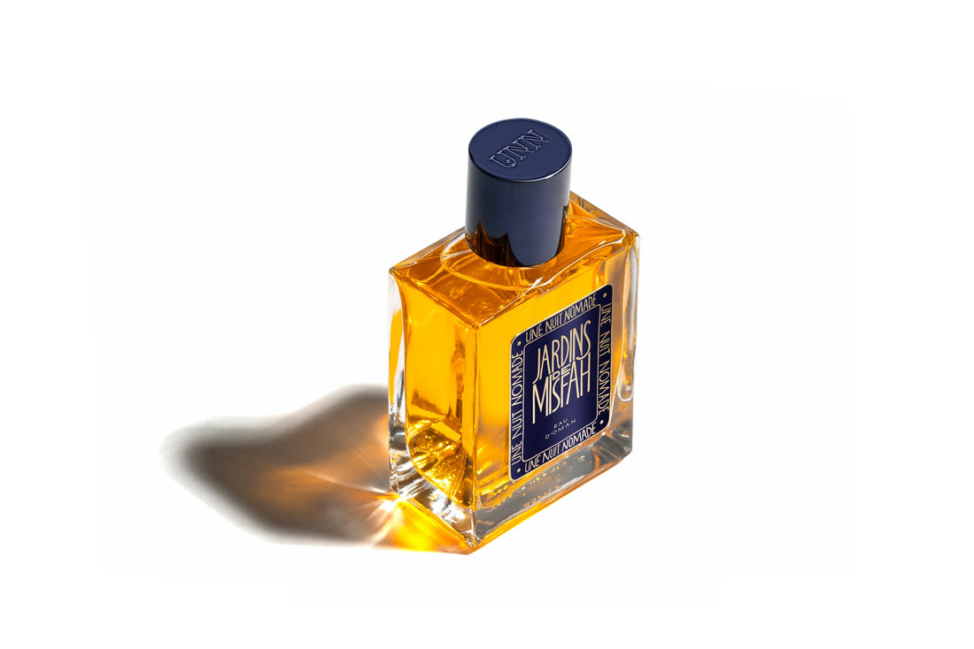 Jardins de Misfah de Une Nuit Nomade, parfum oriental vanillé aux notes de datte, miel et rose, inspiré d’Oman, disponible chez Maison Diaphane à Angers
