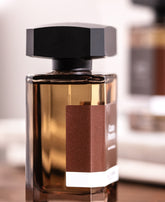 Vue de dos du parfum Cacao Pimento - La Closerie des Parfums | Maison Diaphane