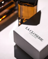 Vue rapprochée du flacon Cacao Pimento - La Closerie des Parfums | Maison Diaphane