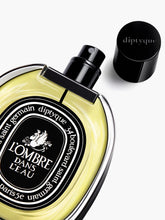 Vue rapprochée du flacon EDP L&