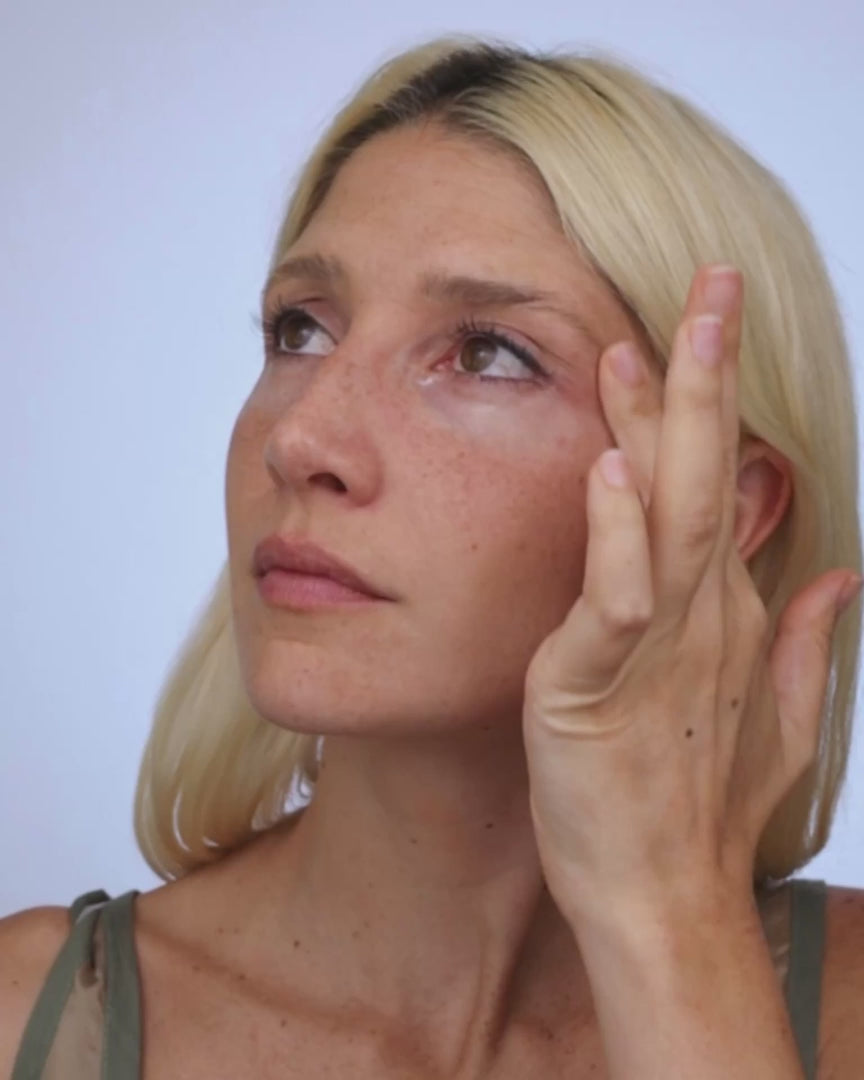 video-soin-ctrl-eye-mimetique-maison-diaphane