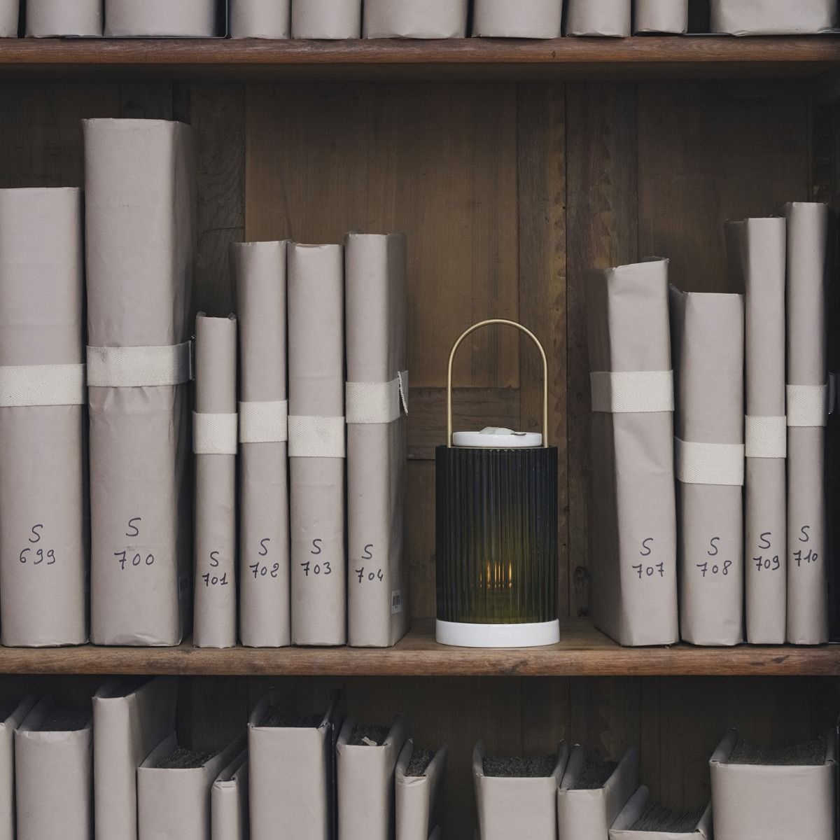 promeneuse-trudon-maison-diaphane