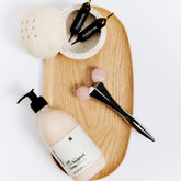 Roller V raffermissant corps en quartz rose - Holidermie | Maison Diaphane