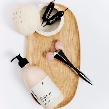 Roller V raffermissant corps en quartz rose - Holidermie | Maison Diaphane