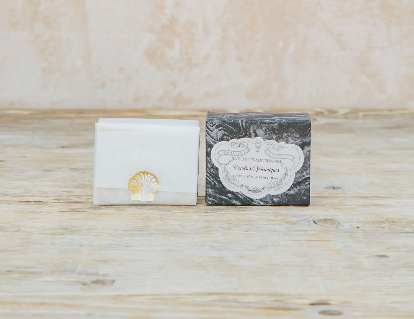 savon-cendres-volcaniques-venetico-marina-maison-diaphane