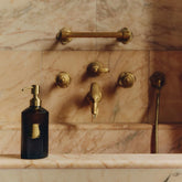Savon liquide Carmen dans une mise en scène chaleureuse - Trudon | Maison Diaphane