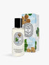 Spray corps Citronnelle & Géranium Diptyque édition estivale 100 ml aux huiles essentielles, présenté avec son étui décoré d’une mosaïque florale bleu, vert et or inspirée des jardins d’été méditerranéens, Maison Diaphane.